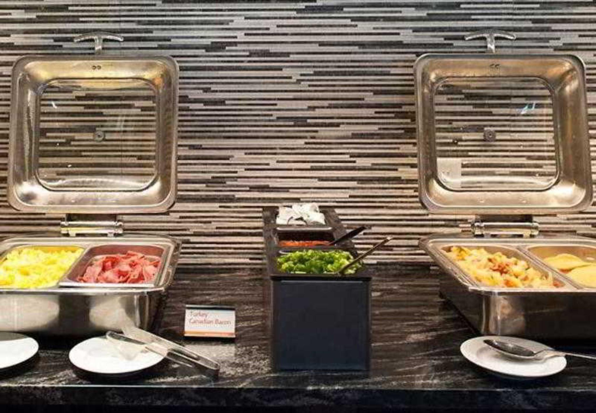 Residence Inn By Marriott Boston Logan Airport/Chelsea Restoran gambar